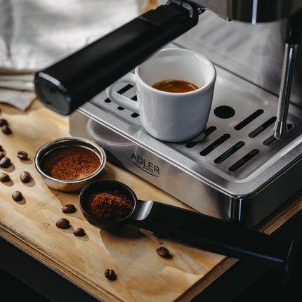 Adler Espressomachine 20 Bar 1350W – Pistonmachine met Melkopschuimer – Thermoblock – RVS