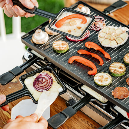 Adler AD 6616 Gourmetstel 8 Personen 1400W – Raclette Grill met 8 Pannetjes – Omkeerbare Grillplaat